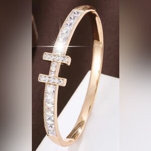Elegant Cubic Zirconia Letter Clasp Bracelet - Luxurious Copper Bracelet